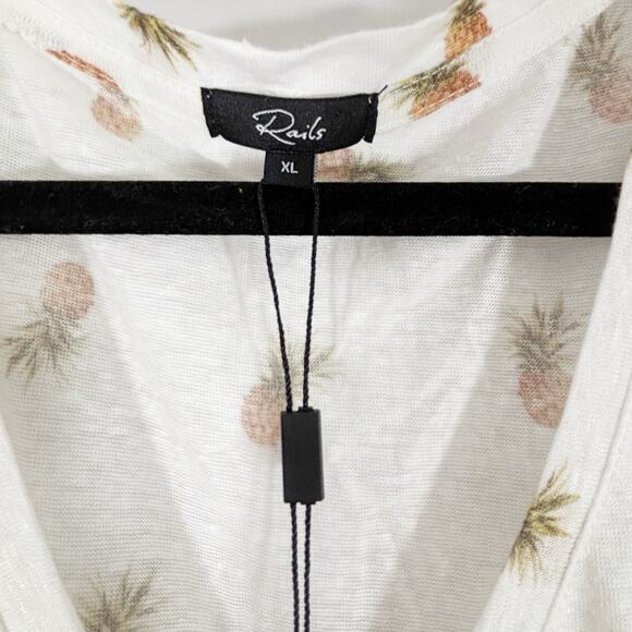 Rails Women’s White Pineapple Print VNeck Linen Blend T-Shirt – XL, Short Sleeve - Picture 2 of 4